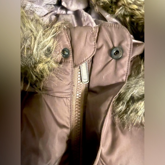 Isis Puffer Ski Jacket. Long. Removable fur hood trim. Flattering cut. Warm. - Picture 8 of 15